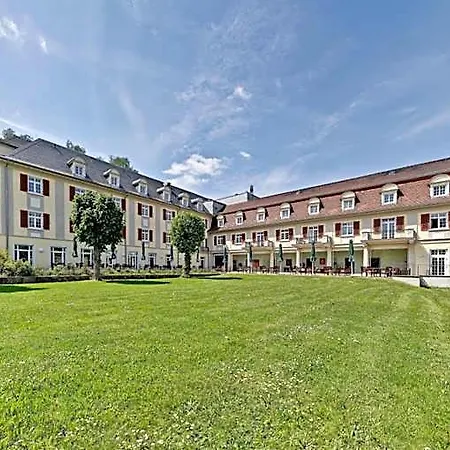 Отель Sante Royale Hotel- & Gesundheitsresort Бад-Брамбах